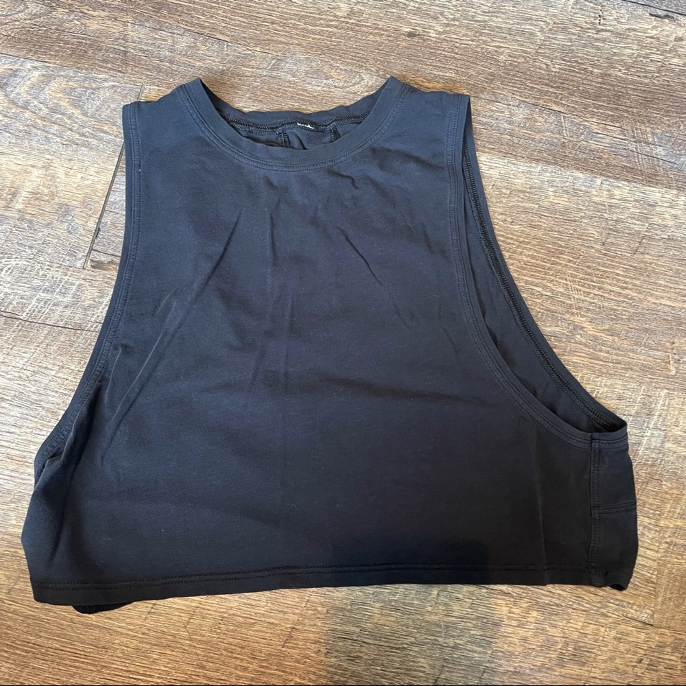 Lululemon crop muscle tee